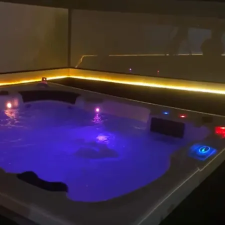 Penthouse Con Gran Terraza Y Jacuzzi Apartament *